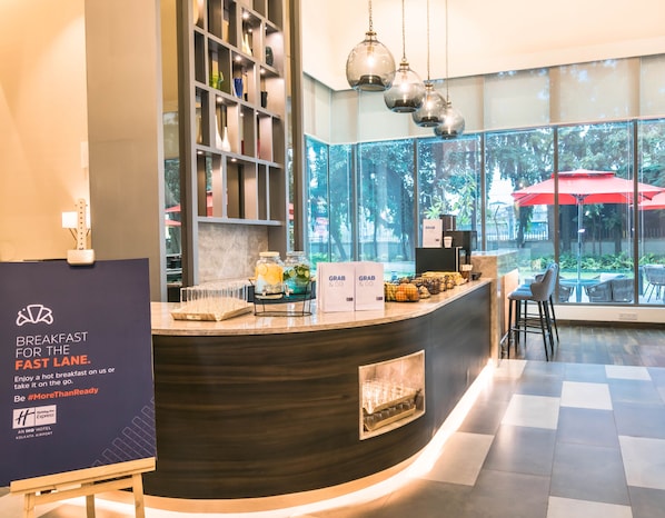 2 restaurants servant le petit déjeuner