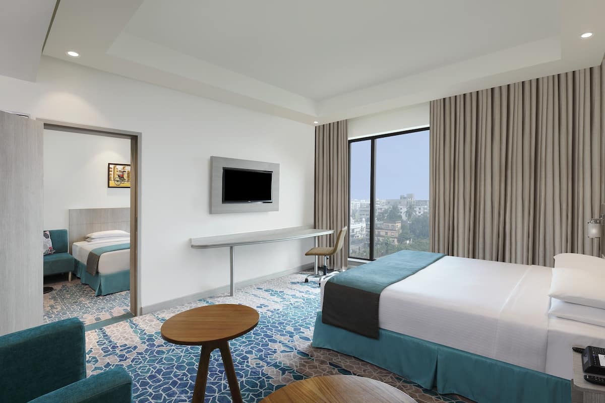 1 bedroom, hypo-allergenic bedding, minibar, in-room safe