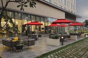 2 restaurants servant le petit déjeuner