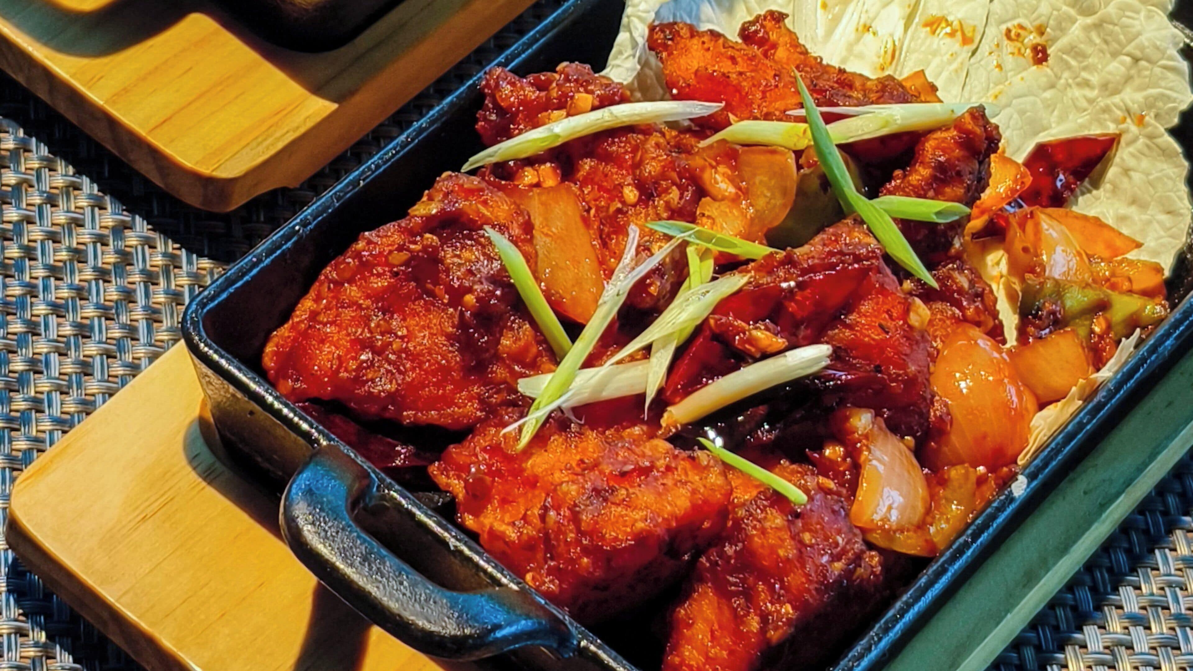 2 restaurants servant le déjeuner, le dîner, le souper et le brunch