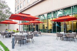 2 restaurants, breakfast served - Holiday Inn Express Kolkata Airport by IHG (Barakpur)