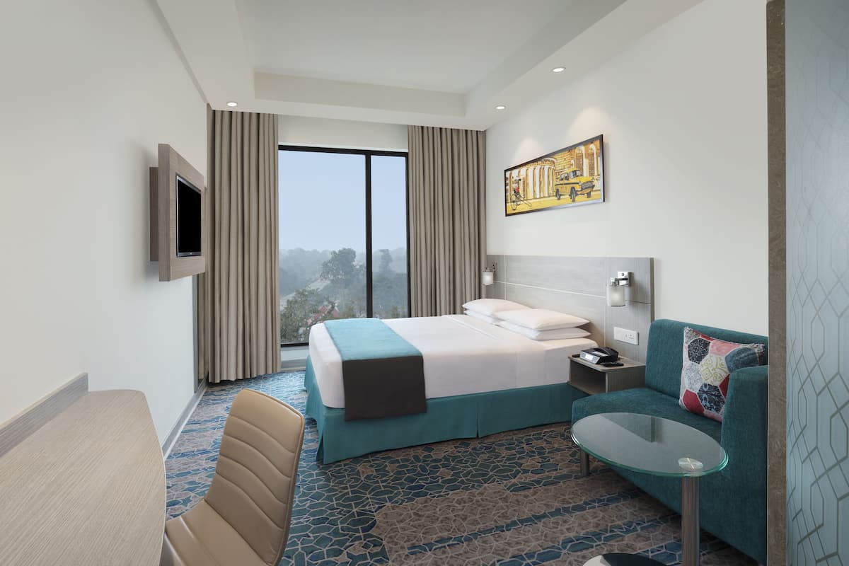 1 bedroom, hypo-allergenic bedding, minibar, in-room safe