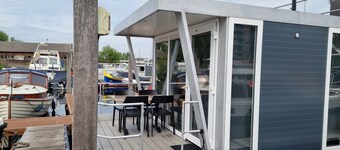 Houseboat Havana