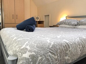 Harley Rooms- 248 West Street | Iron/ironing board, free WiFi, bed sheets - Harley Rooms - 248 West Street (Sheffield)