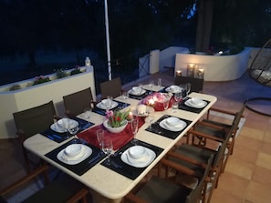 Outdoor dining