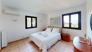 5 slaapkamers, een bureau, geluiddichte muren