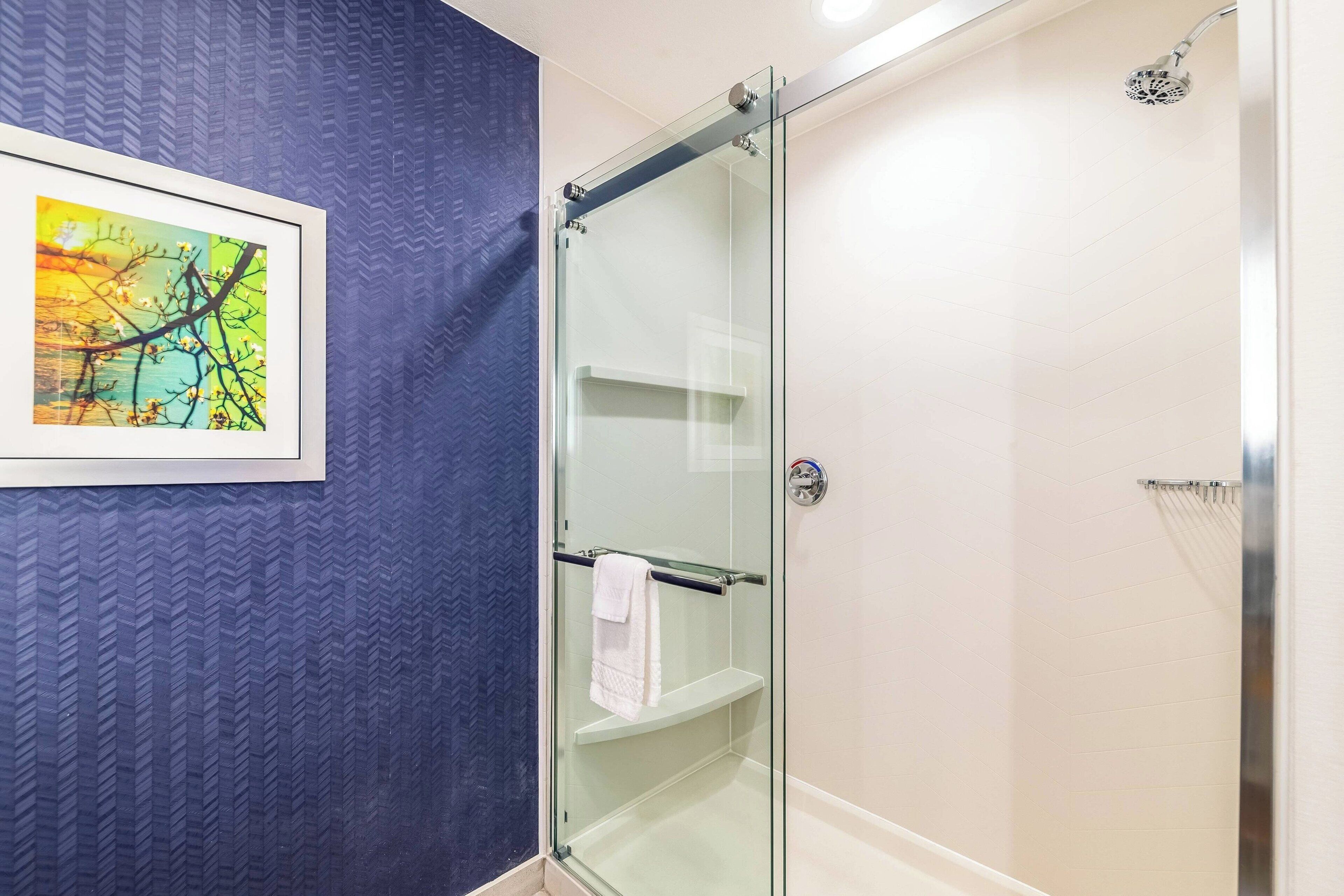 room, 1 king bed, non smoking | bathroom | free toiletries, hair dryer, towels, soap