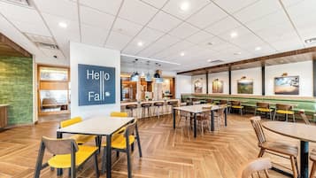 Café da manhã continental grátis todos os dias