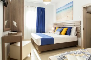 2 bedrooms, in-room safe, desk, soundproofing - Independent family friently house (Κουτσουράς)