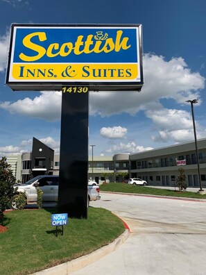 Exterior - Scottish Inns and Suites Scarsdale (Houston)