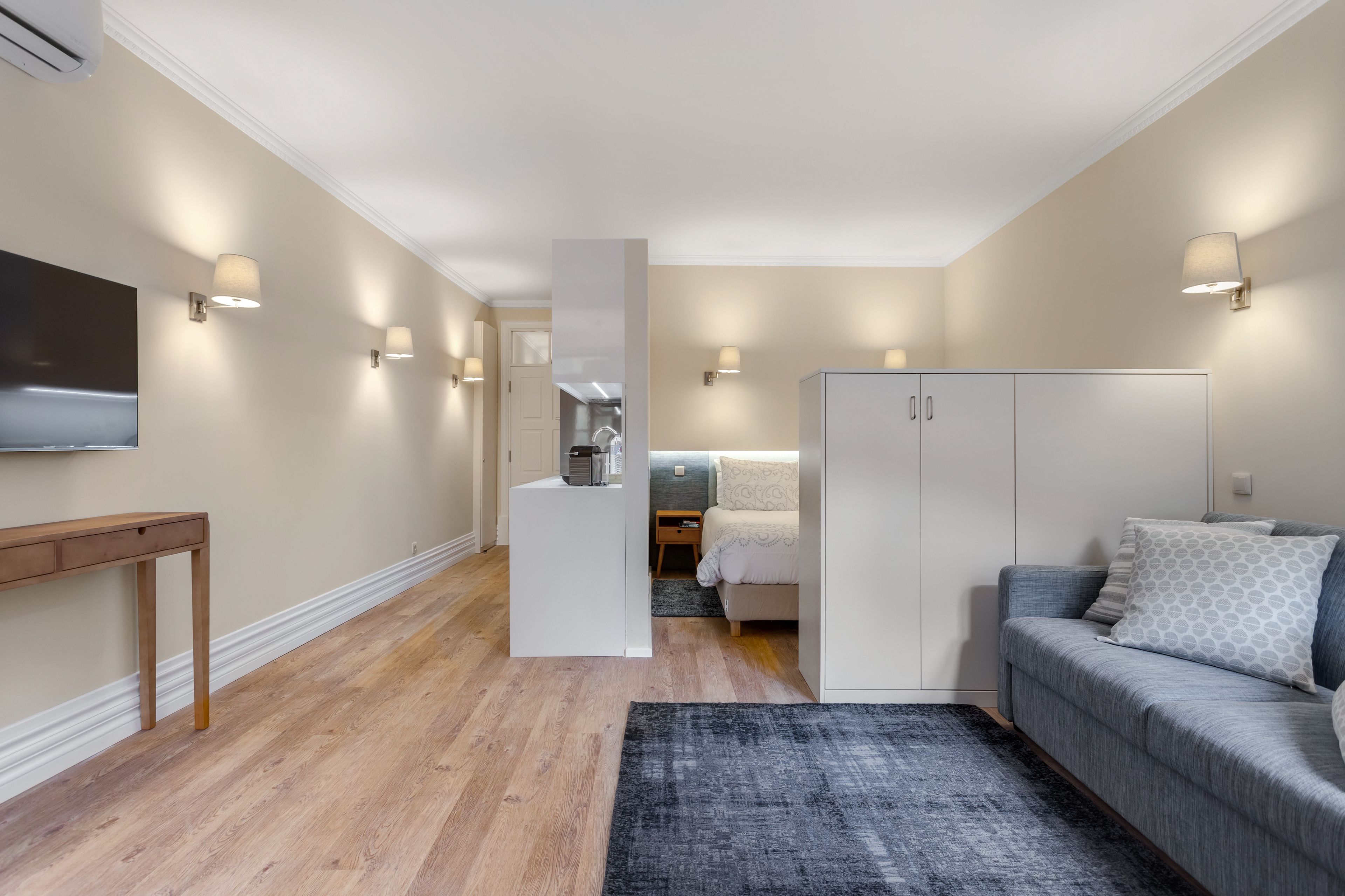 superior studio (2t) | living area | smart tv