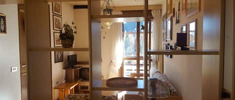 Apartment, Mehrere Betten | Wohnbereich