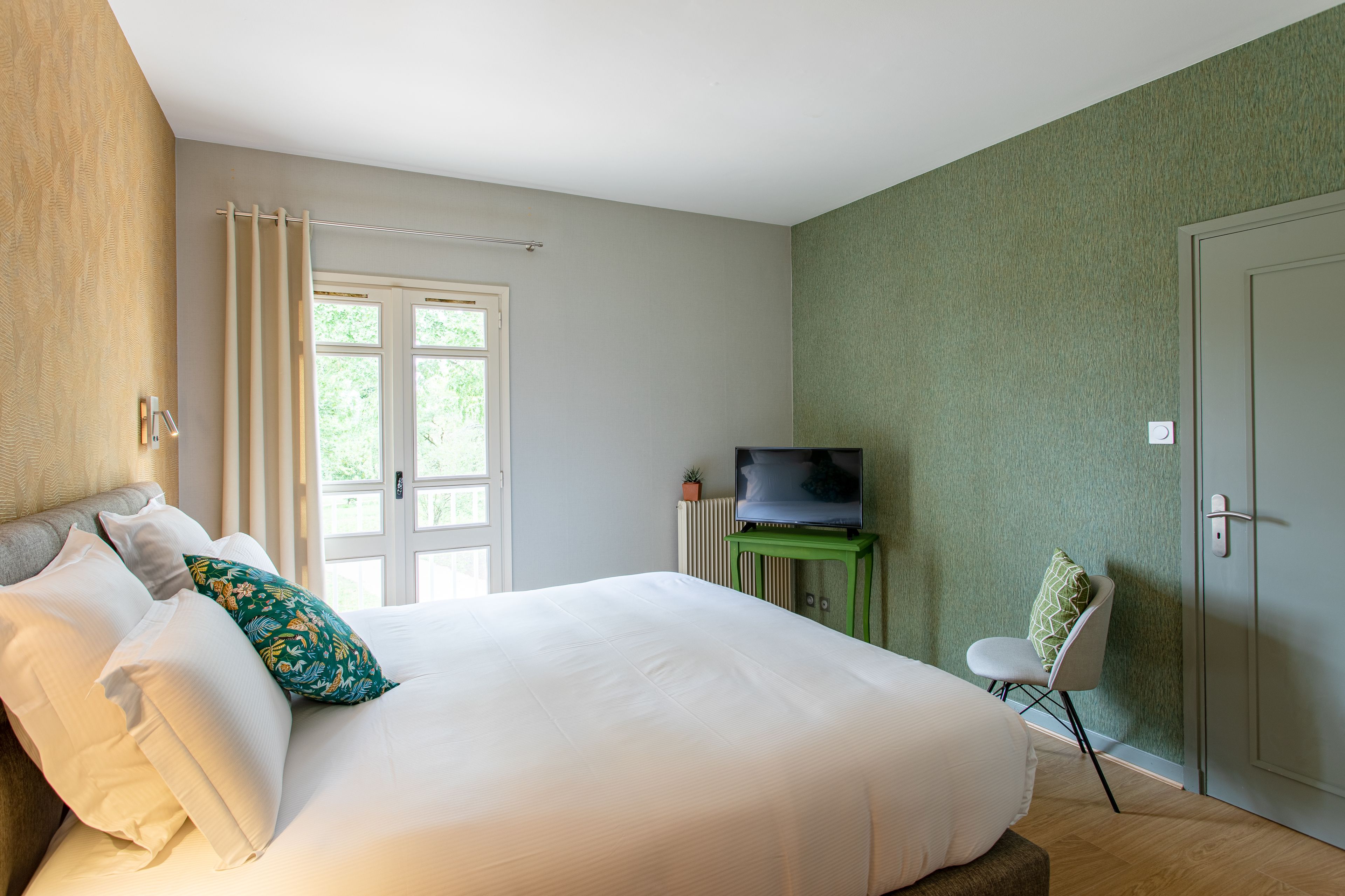 economy double room, 1 queen bed (bronze) | 1 bedroom, premium bedding, individually decorated