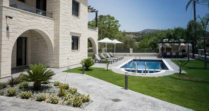 Luxury villa 200m from the Beach, shops & Restaurants , Steam - Sauna Room & BBQ