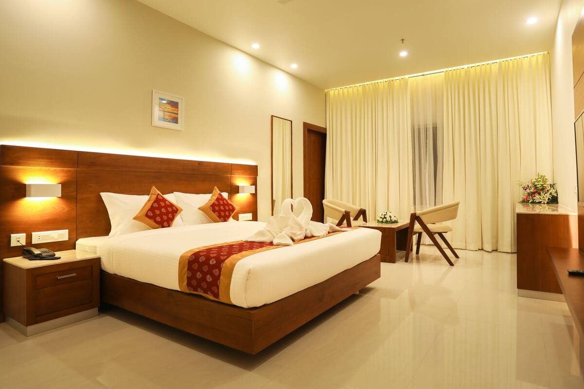 Két bảo mật tại phòng, bàn ủi/dụng cụ ủi quần áo