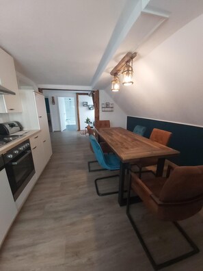 Family Apartment, Private Bathroom | Private kitchen | High chair - Apart Hotel Dillinger Schwabennest (Dillingen an der Donau)