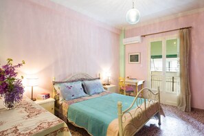 3 chambres, fer et planche à repasser, Wi-Fi, draps fournis