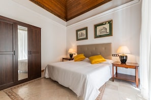 Habitación doble Deluxe | Edredón, wifi gratis y ropa de cama