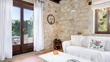 Fernseher, DVD-Player, Stereoanlage