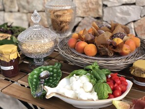 Tägliches inbegriffenes Frühstücksbuffet