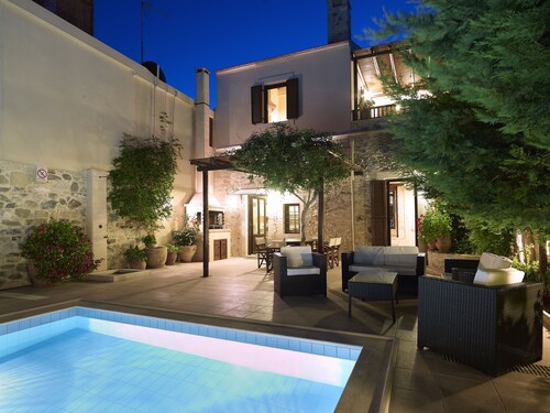  AGRIELIA  VILLA   FAMILY - FRIENDLY VILLA IN HERAKLION CRETE 