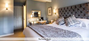 Standard King Room | Individually decorated, individually furnished, desk, blackout drapes - Crown & Punchbowl (Cambridge)