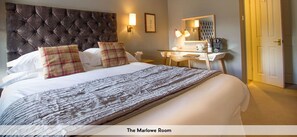 Quarto standard | Individualmente decorados, individualmente mobiliados, escrivaninha