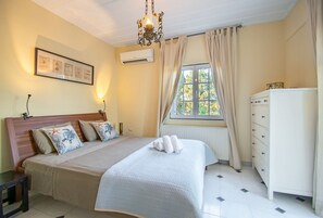 4 Schlafzimmer, Zimmersafe, Bügeleisen/Bügelbrett, WLAN