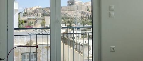 1 slaapkamer, een strijkplank/strijkijzer, wifi, beddengoed