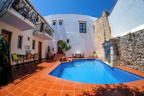 Outdoor pool, pool loungers