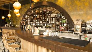 Bar-cafetería