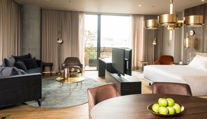 Junior Suite, 1 King Bed | Premium bedding, down duvets, pillow-top beds, minibar - Salvio Parque 93 Bogota, Curio Collection by Hilton (Bogotá)