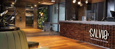 4 restaurants, breakfast, lunch, dinner served; Japanese cuisine