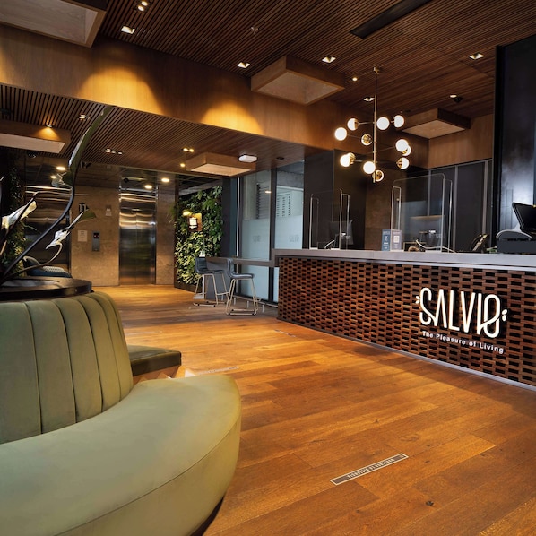 4 restauranter, frokost, lunsj og middag serveres, japanske retter