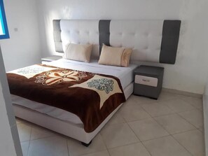 2 sovrum, mörkläggningsgardiner, strykjärn/strykbräda och gratis wi-fi