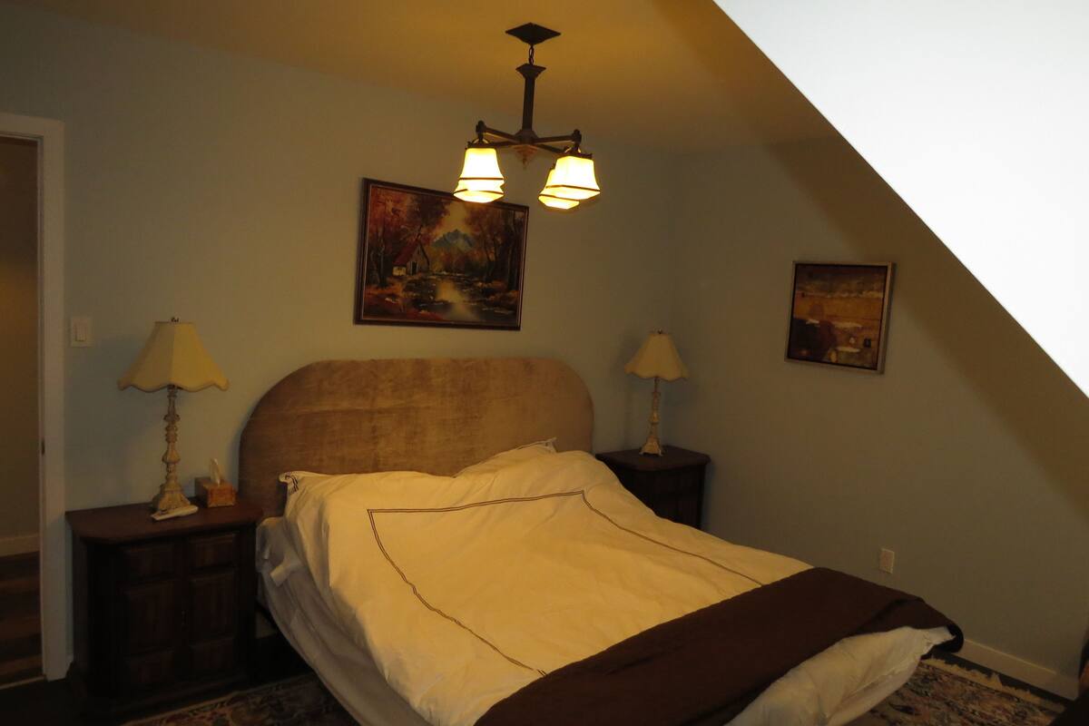 Zimmer, 1 King-Bett, Blick auf den Innenhof | Hochwertige Bettwaren, Daunenbettdecken, Pillowtop-Betten