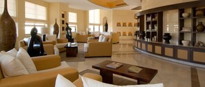 Apartamento superior, balcón, vistas al jardín | Interior