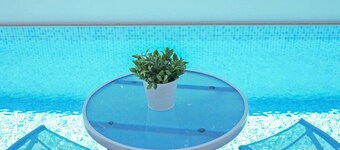 Sonja 2 apartment,pool,Beachfront,Chania