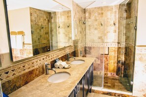 Bathroom - Luna Encantada By Your Best Getaway (Playa del Carmen)