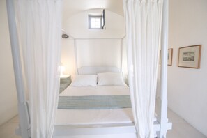 In-room safe, desk, iron/ironing board, free WiFi