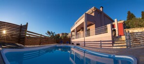 Outdoor pool - Last Minute Offers at Villa Nikoleta with Private Pool & Views of Lefkada Town (Απόλπαινα)