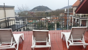 Suíte superior, 1 quarto, terraço (Free Parking) | Terraço/pátio
