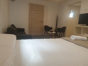 Superior-rum - 1 sovrum - terrass (Free Parking) | Individuell inredning, unika möbler och strykjärn/strykbräda