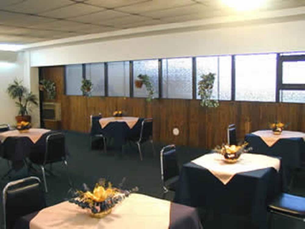 Hotel Spring by null