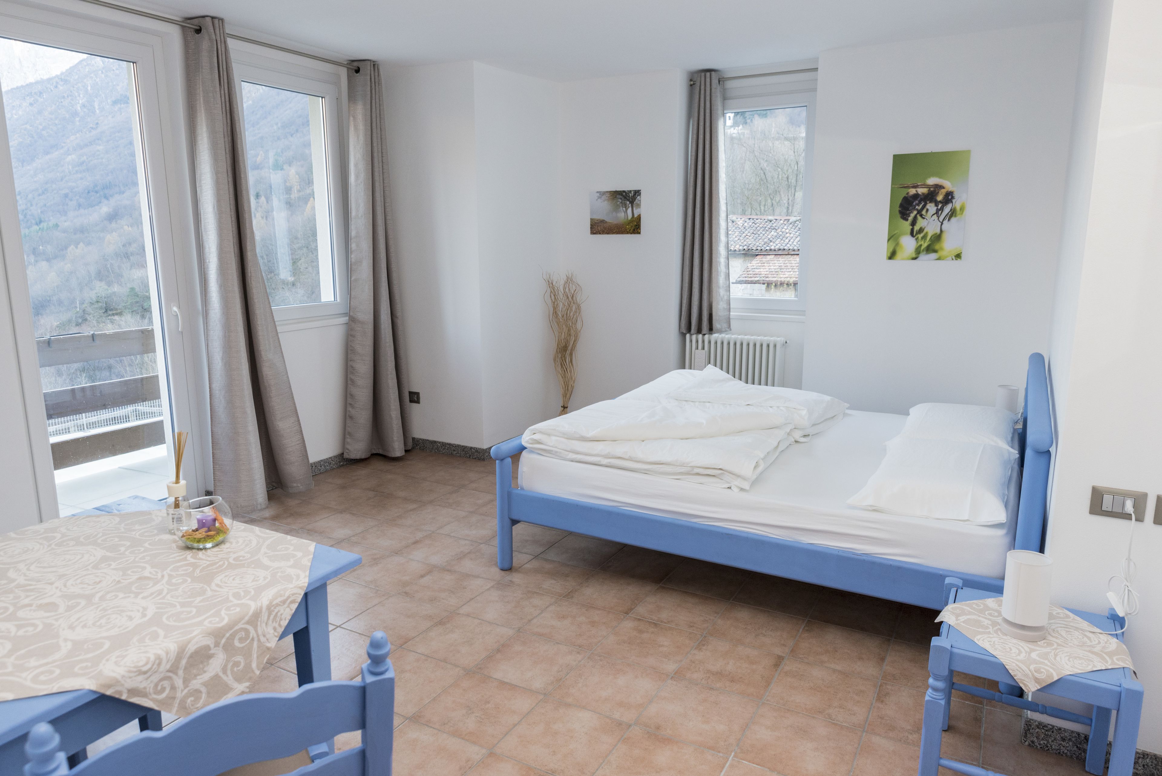 Habitación doble panorámica, 1 cama King size, vista a la montaña | Edredón, cortinas blackout, wifi gratis y ropa de cama 