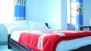 Standard Double Room | Minibar, free WiFi, bed sheets