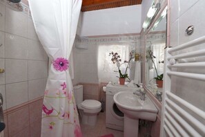 House | Bathroom