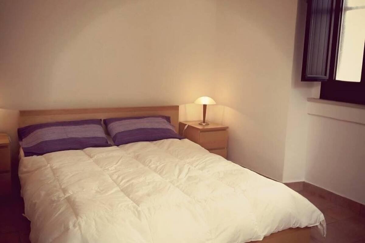 Bed sheets, wheelchair access