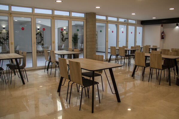 Daily buffet breakfast (EUR 7.95 per person)