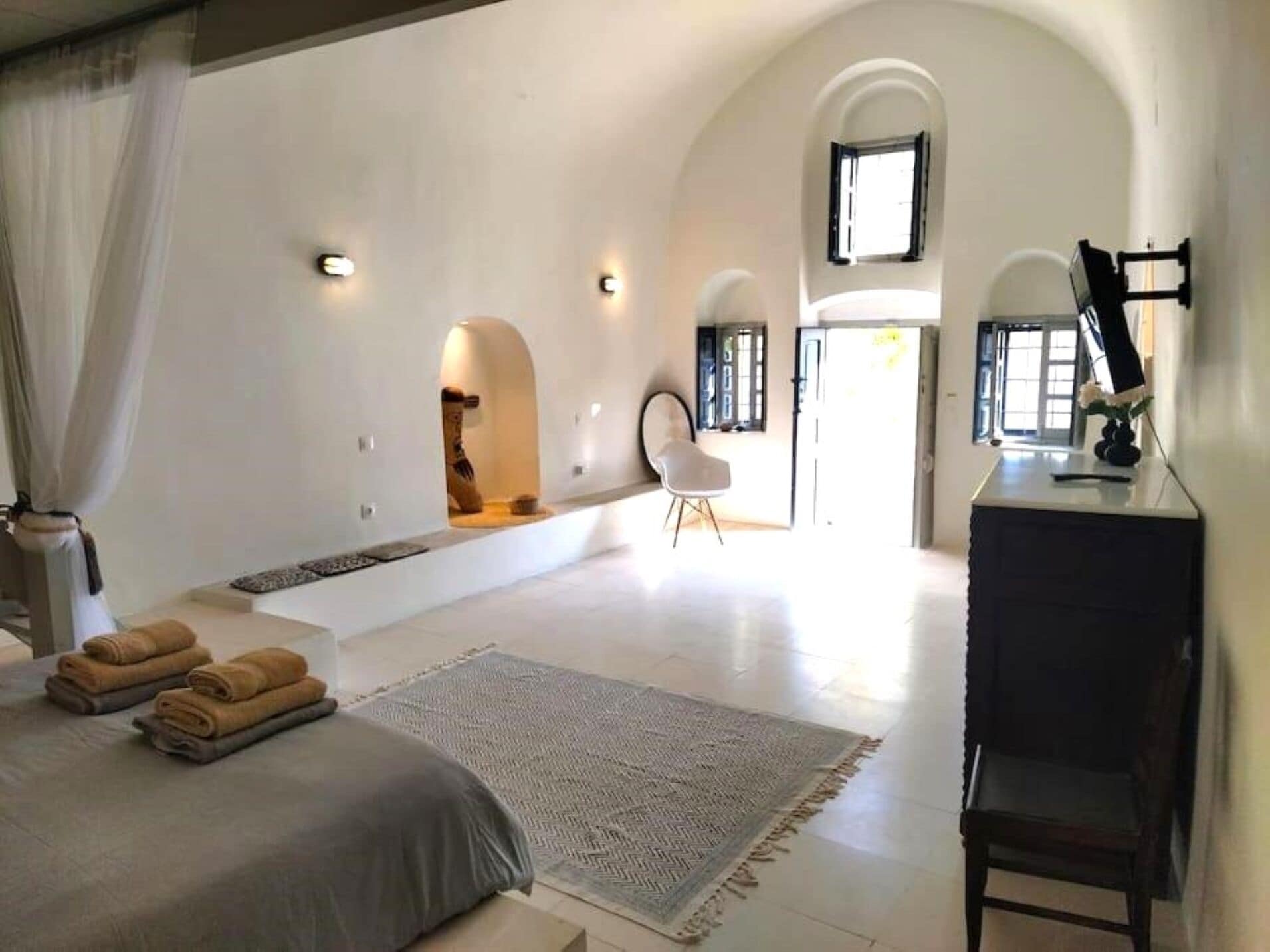 3 bedrooms, in-room safe, iron/ironing board, travel crib